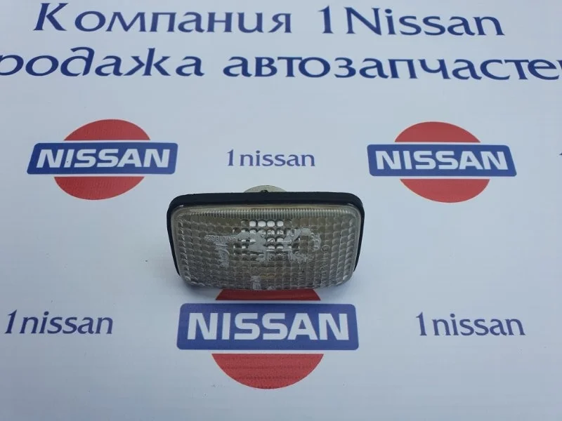 Повторитель поворота Nissan X Trail 2002-2007 26160EQ000 Т30 QR20, передний