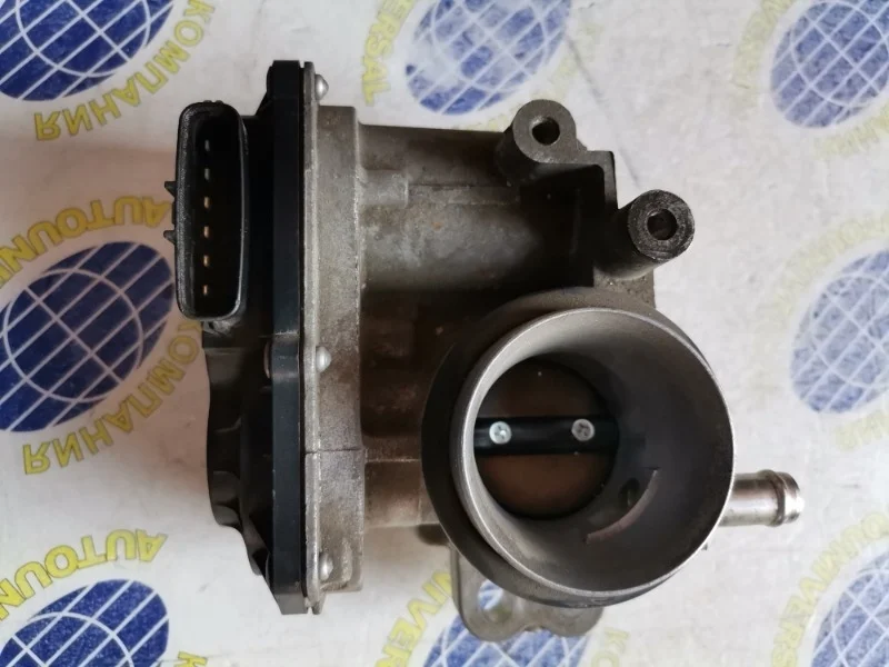 дроссельная заслонка в сборе Toyota Ractis SCP100 2005