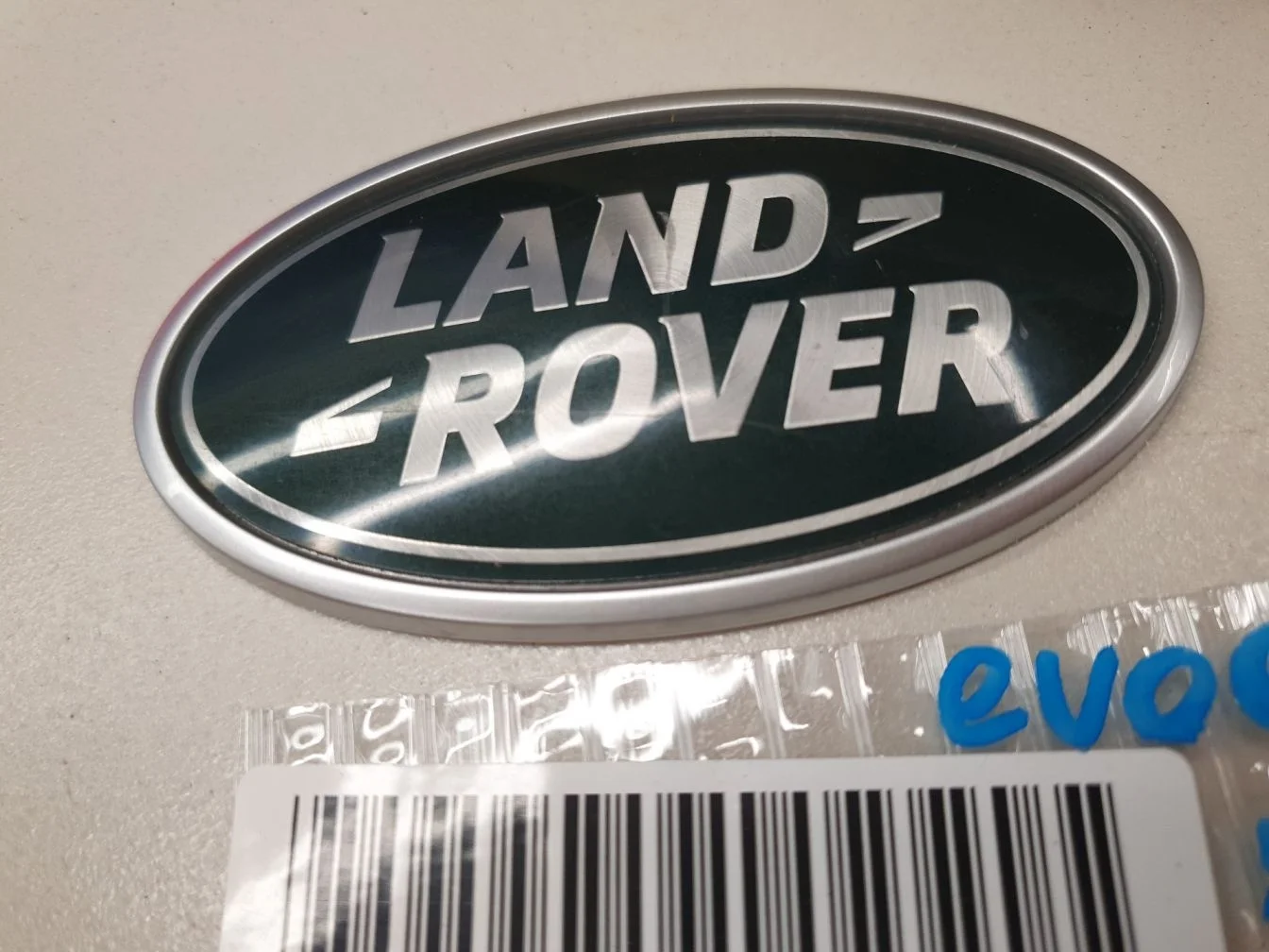 Эмблема для Land Rover Range Rover Evoque 2019-