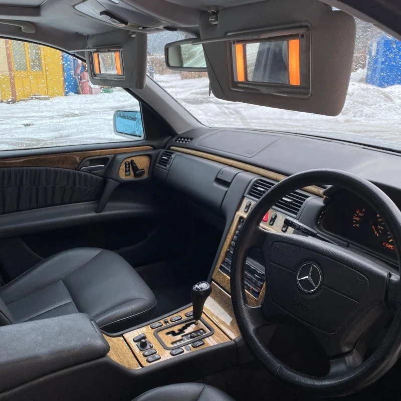 Продажа Mercedes-Benz E class 3.2 (224Hp) (112.941) RWD AT по запчастям