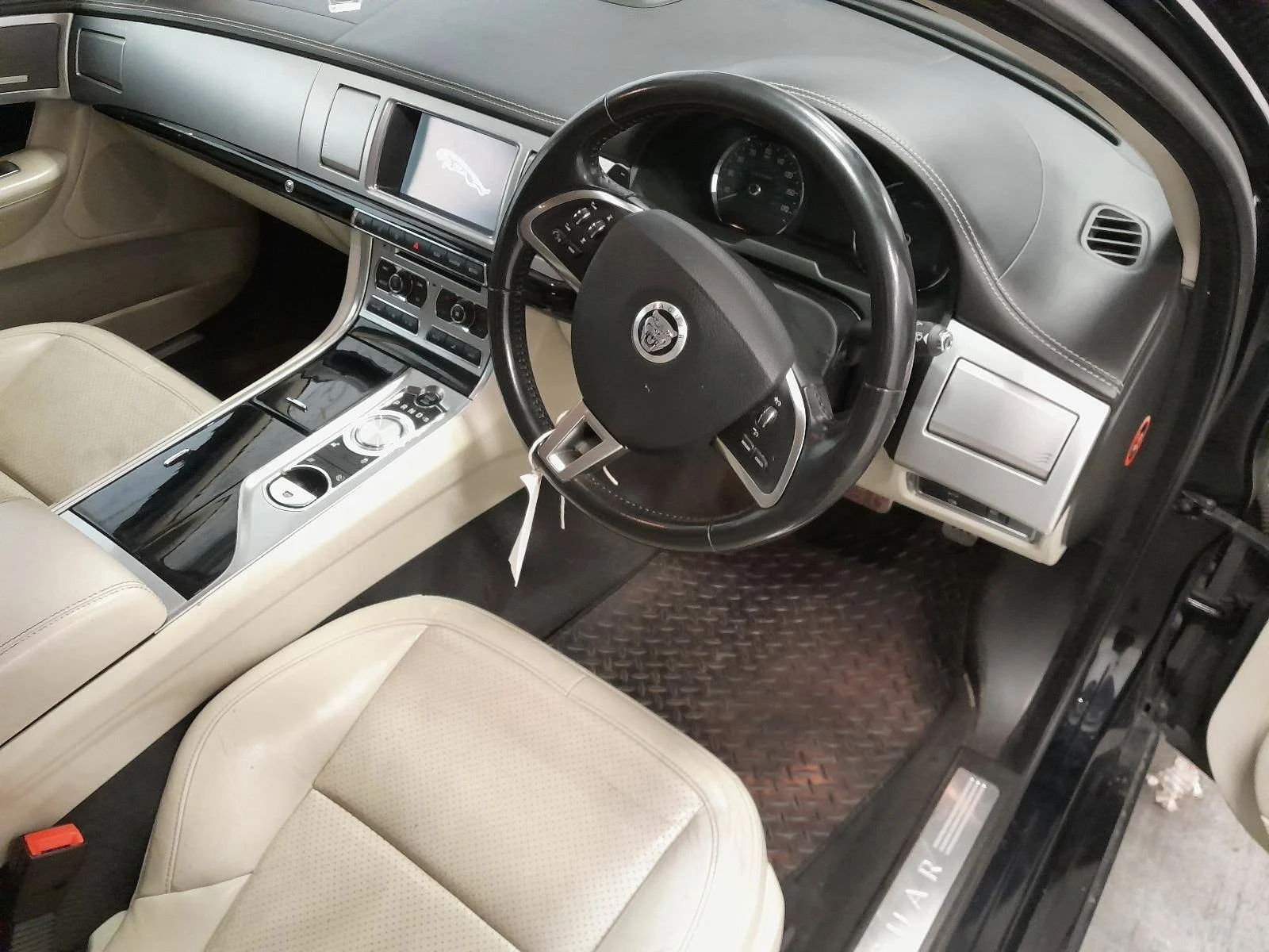 Продажа Jaguar XF 3.0D (275Hp) (306DT) RWD AT по запчастям