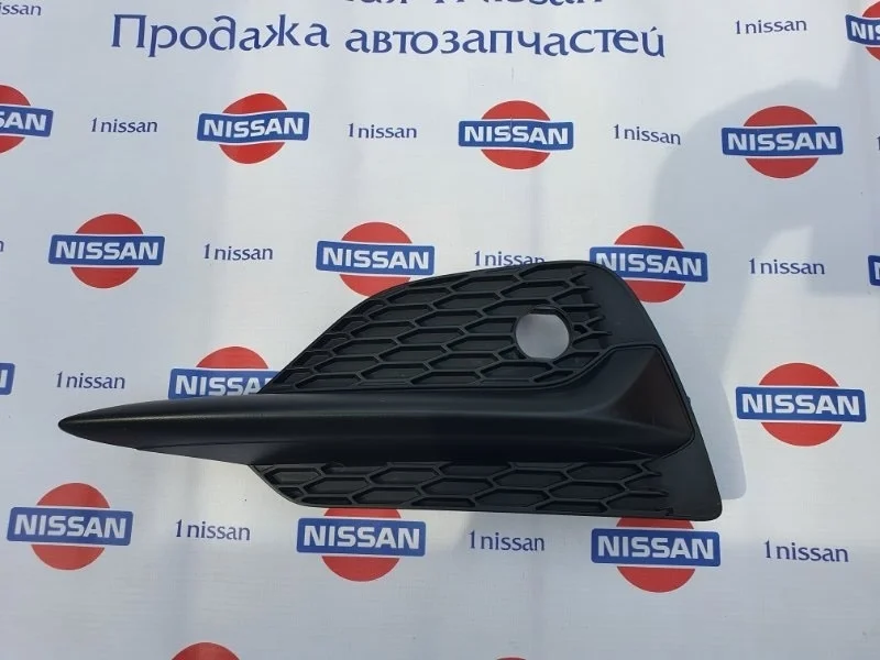 Заглушка бампера Nissan Qashqai 01/2019 н.в. 62257HV10A J11 MR20DD, передняя левая