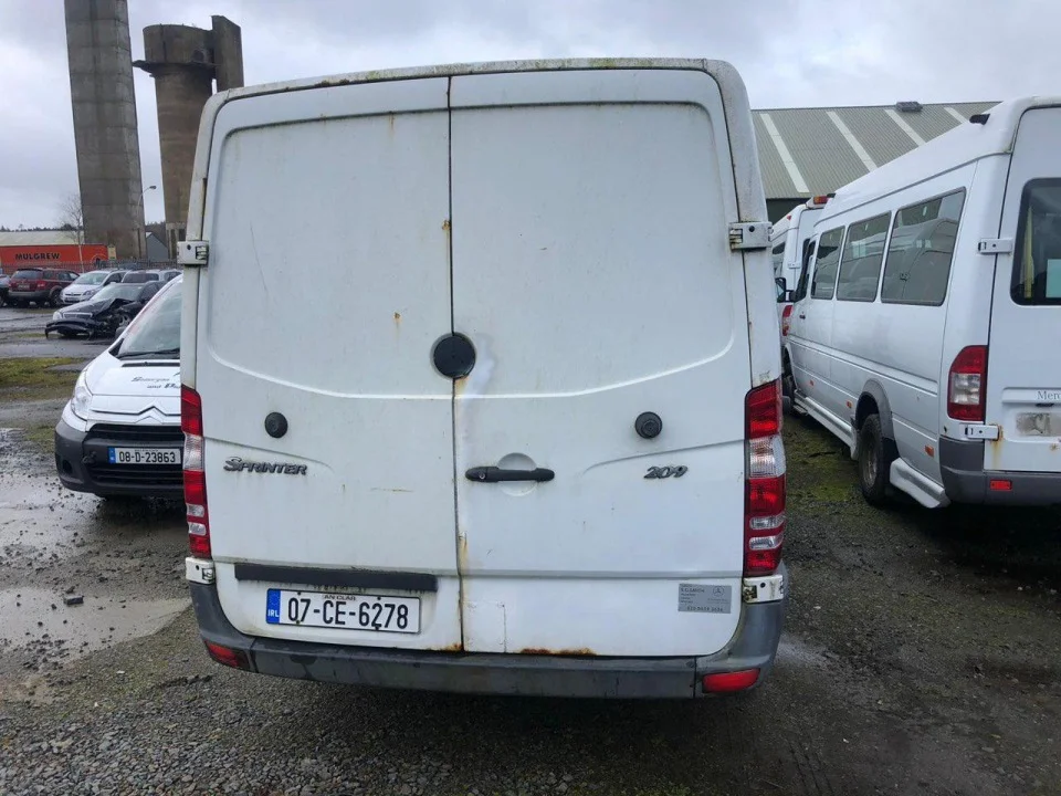 Продажа Mercedes-Benz Sprinter 2.1D (109Hp) (646.985) RWD MT по запчастям