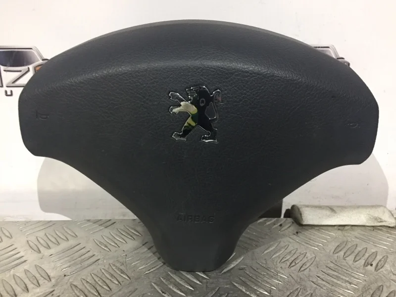 Подушка безопасности в руль airbag Peugeot 3008 2011 4112PF 1, передняя левая