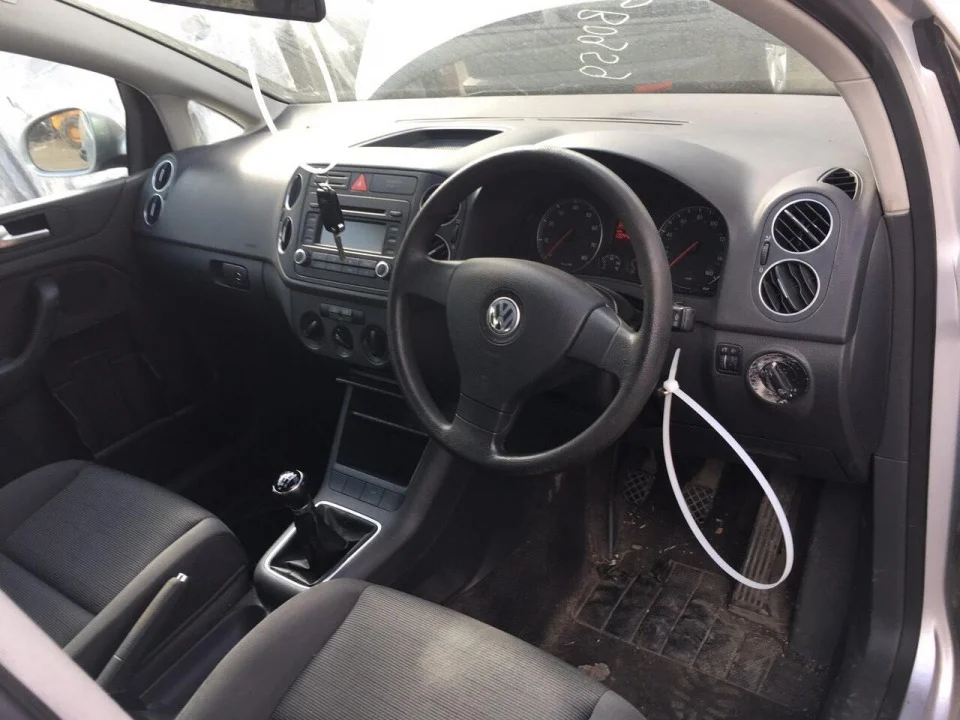 Продажа Volkswagen Golf Plus 1.6 (102Hp) (BSF) FWD MT по запчастям