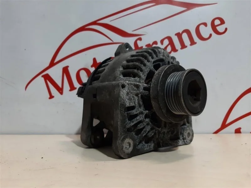 Генератор Renault Megane 2002-2005 8200100907 2 К4М