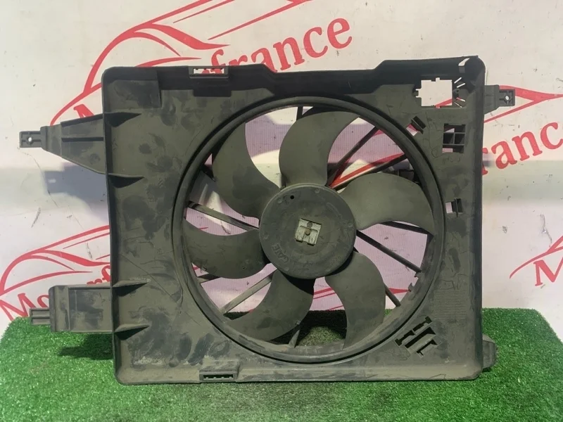 Вентилятор радиатора Renault Megane 8200151465 2
