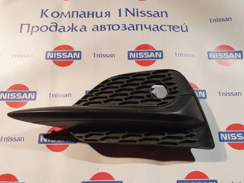 Заглушка бампера Nissan Qashqai 01/2019 н.в. 62257HV10A J11 MR20DD, передняя левая