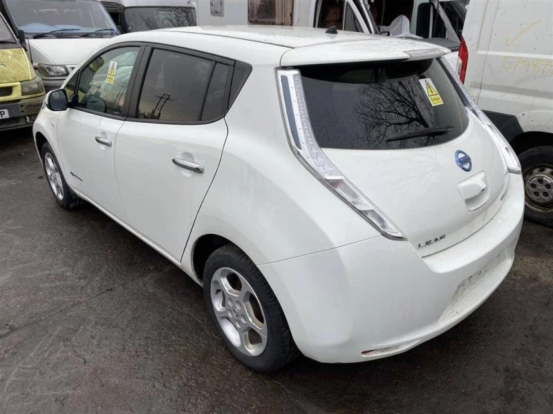 Продажа Nissan Leaf 0.0E (109Hp) (EM57) FWD RDT по запчастям