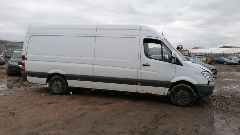 Продажа Mercedes-Benz Sprinter 2.1D (163Hp) (651.955) RWD MT по запчастям