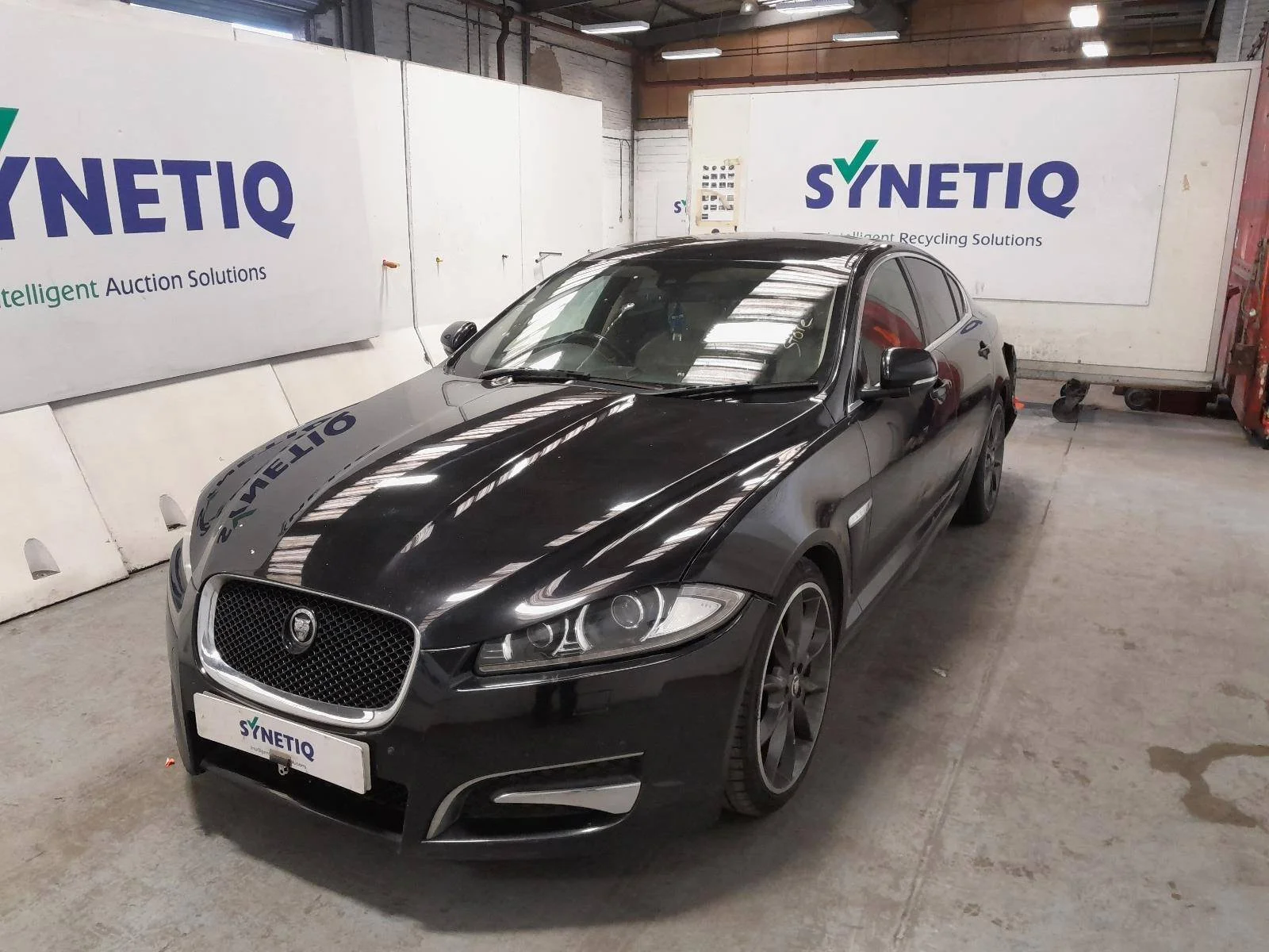 Продажа Jaguar XF 3.0D (275Hp) (306DT) RWD AT по запчастям