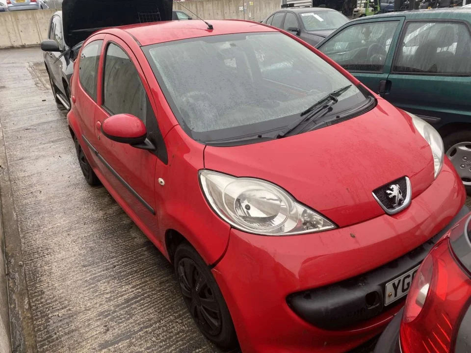 Продажа Peugeot 107 1.0 (68Hp) (1KR-FE) FWD AT по запчастям