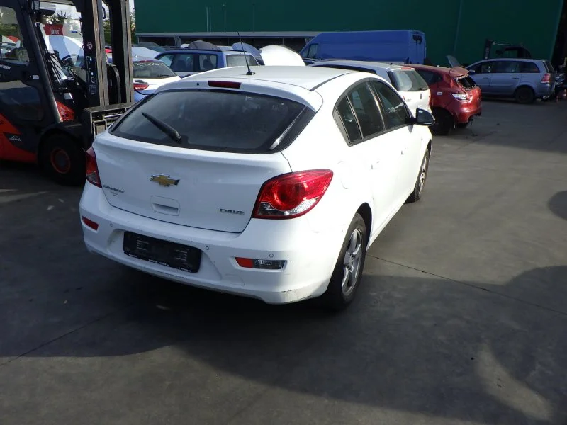 Продажа Chevrolet Cruze 1.6 (124Hp) (F16D4) FWD MT по запчастям