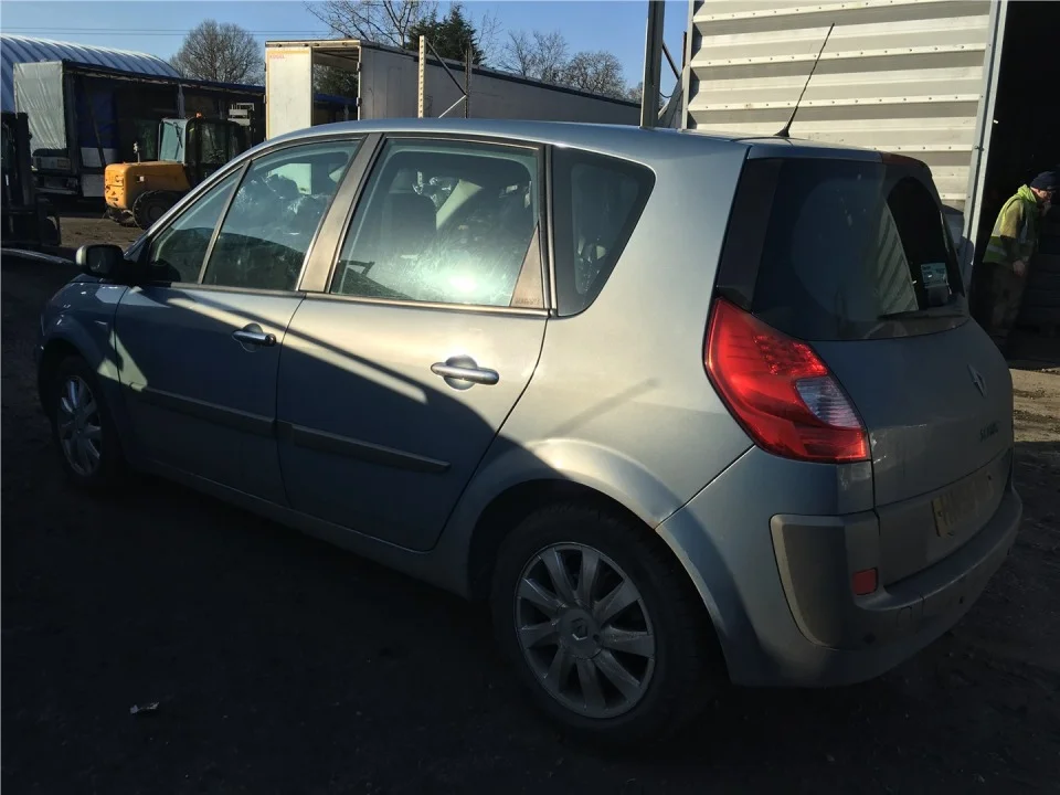 Продажа Renault Scenic 1.6 (115Hp) (K4M 813) FWD MT по запчастям