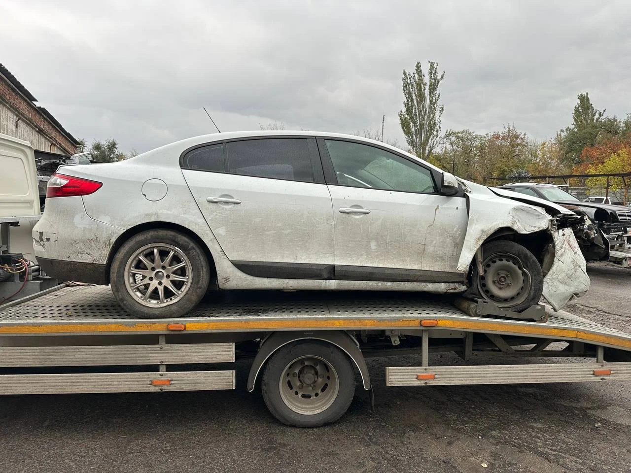 Продажа Renault Fluence 1.6 (106Hp) (K4M 838) FWD MT по запчастям