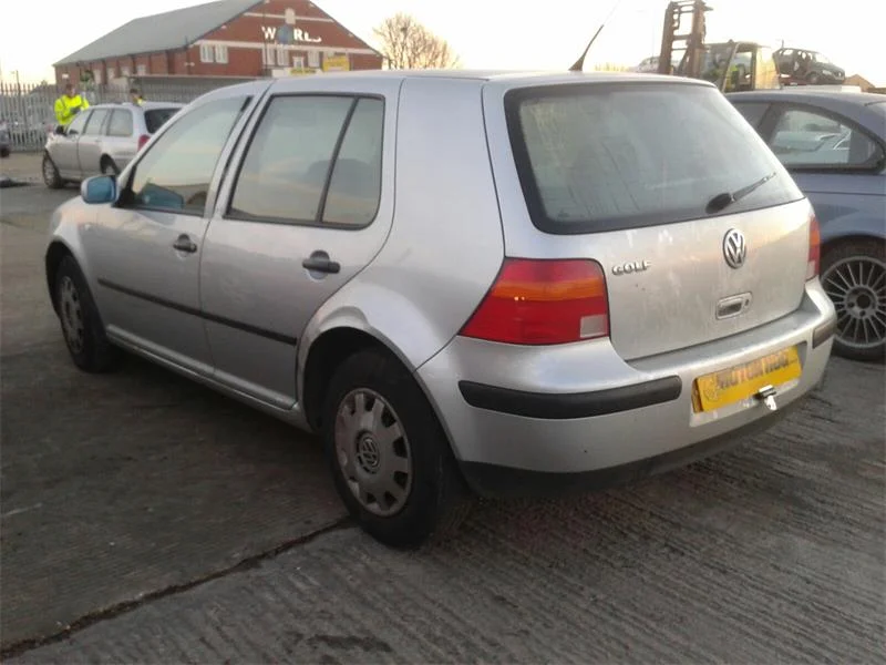 Продажа Volkswagen Golf 1.4 (75Hp) (BCA) FWD MT по запчастям