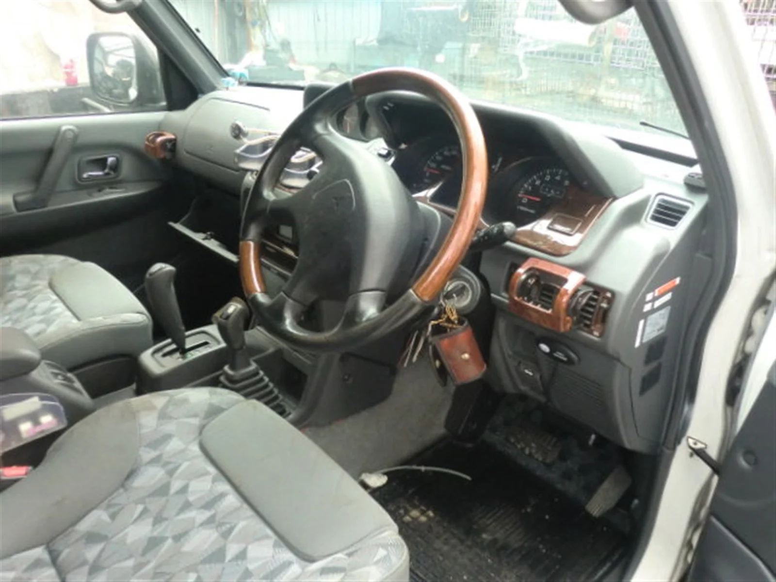 Продажа Mitsubishi Pajero 3.5 (230Hp) (6G74) 4WD AT по запчастям