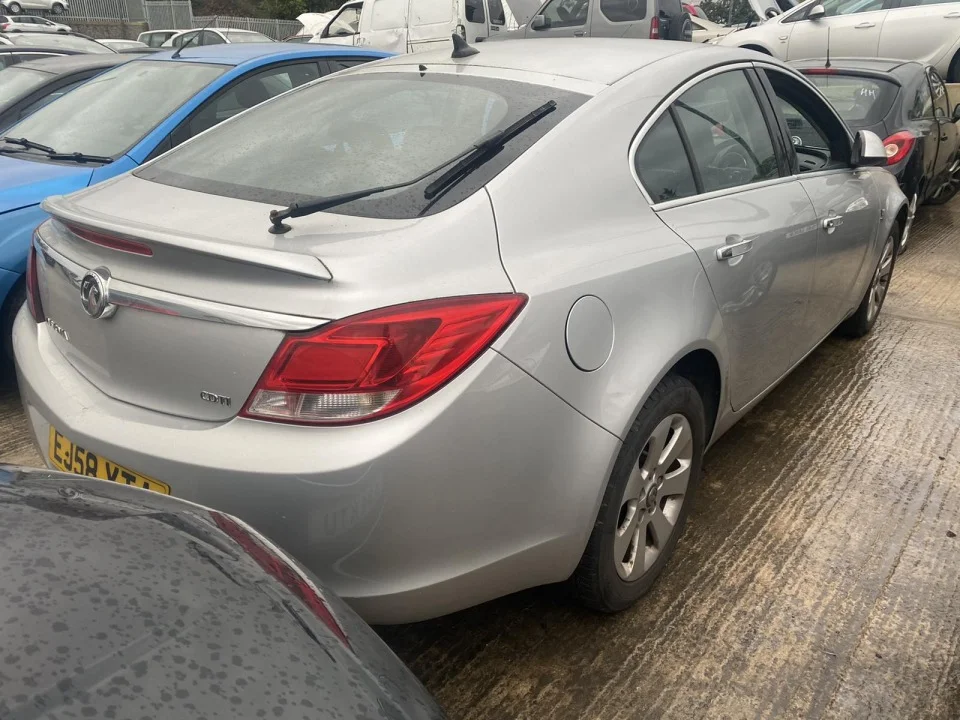 Продажа Opel Insignia 2.0D (160Hp) (A20DTH) FWD MT по запчастям